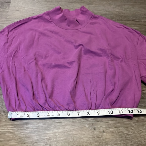 Alo crop top. Size XS - Picture 5 of 8